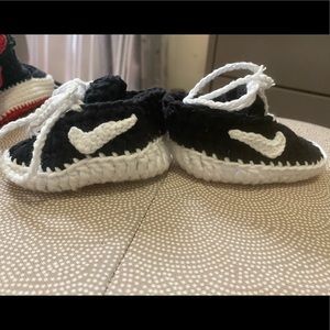 Nike Knitted Newborn Booties (0-3)